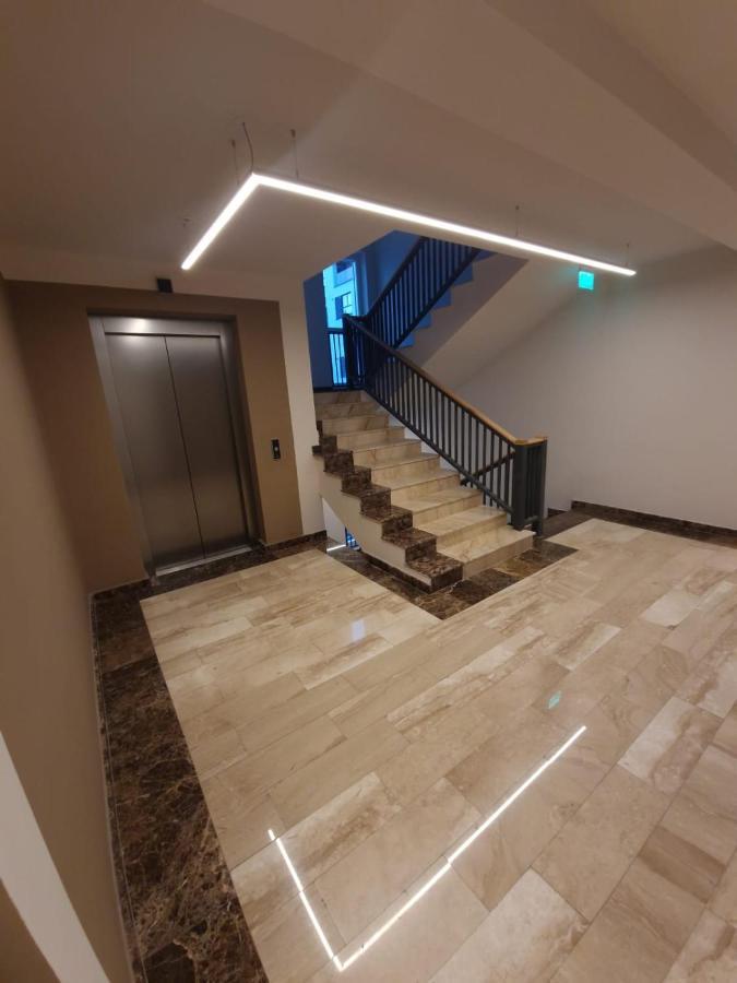 Oak Columna
